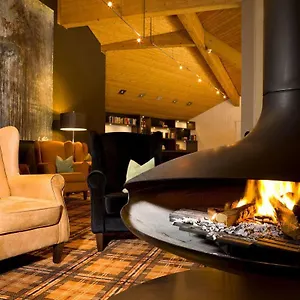 4* Hotel Charm &